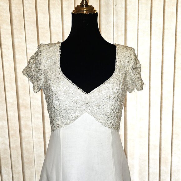 Venus White Layered Wedding dress 14 NWT - Picture 2 of 6